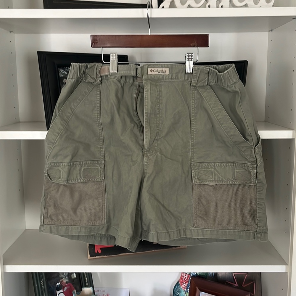 Columbia fishing shorts. Velcro front strap
